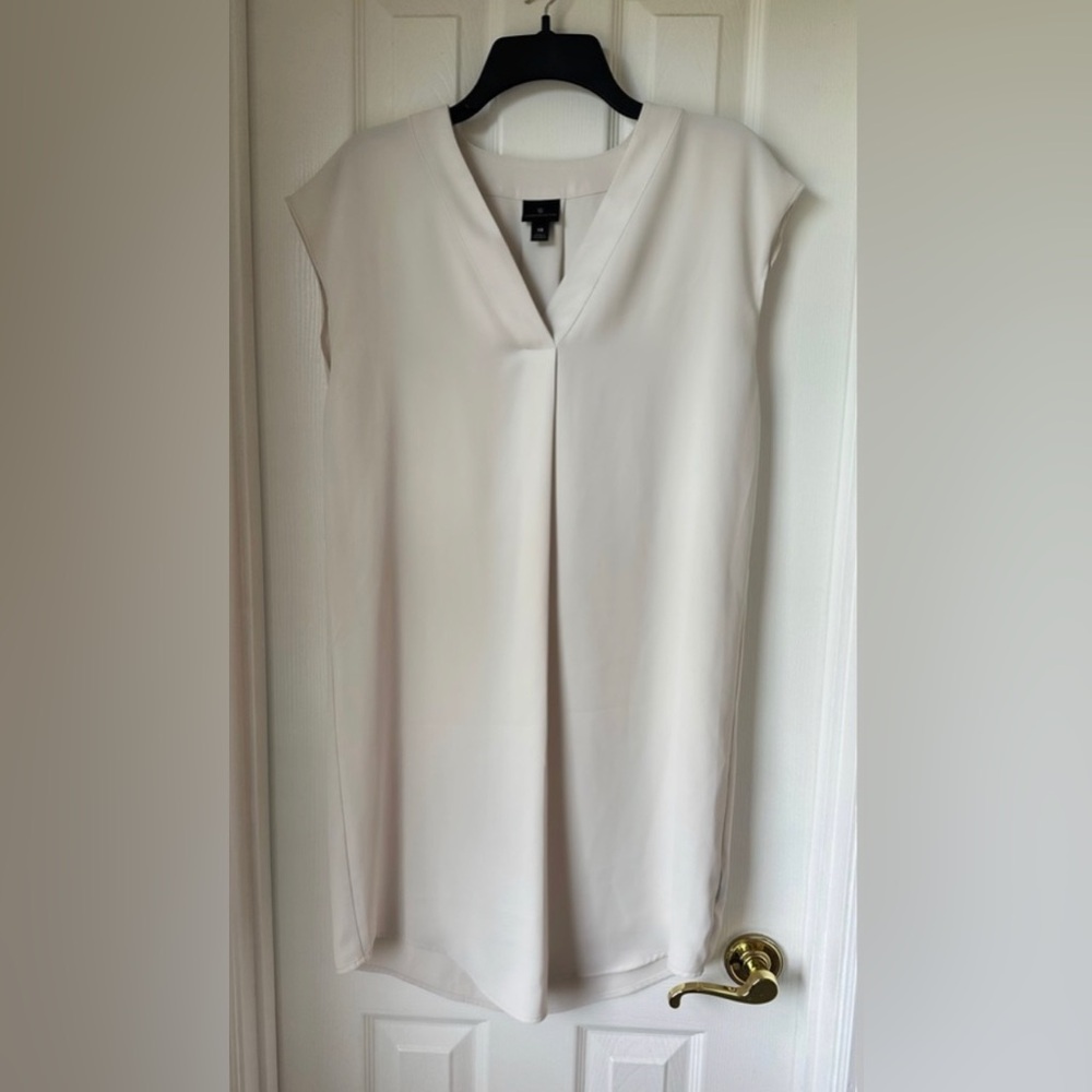 Worthington White Sleeveless V-Neck dress